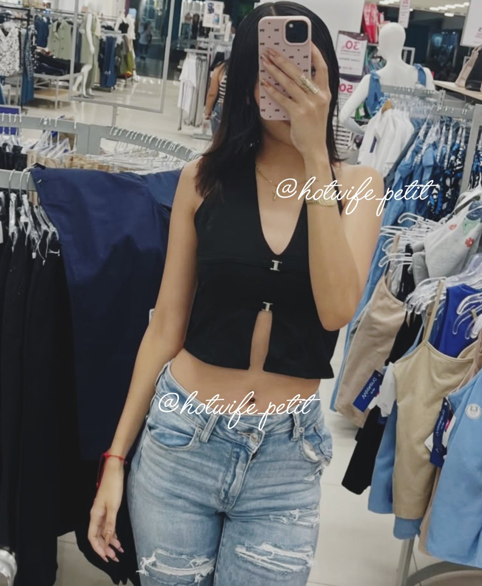 hotwife_petit's tweet photo. Se pudiera decir que ando de paseo familiar.. ya que traigo a tus hijos dentro de mi... 🤭😈 quien me viera!!!!!
#SabadoDePutería #SabadoDeConfesiones #SabadoCachondo #SabadoDeMorboYProvocación #esposasputas #HotwifeMexico #hotwife #cuckold #Putiesposa #Esposacaliente #Cornudofeliz #cornudo #putita #hotwifemexicana