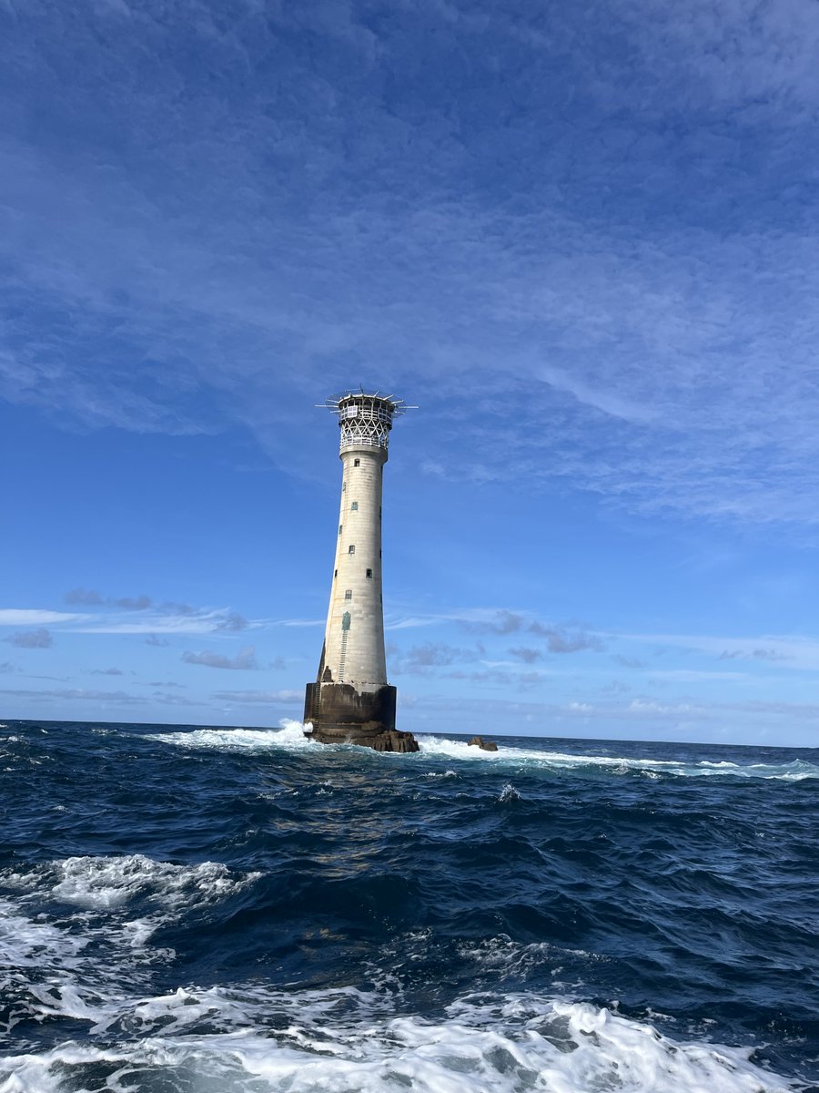 PetrocTrelawny's tweet photo. Bishop Rock Lighthouse #BBCRadio3 https://t.co/Tc6DRrbCzX