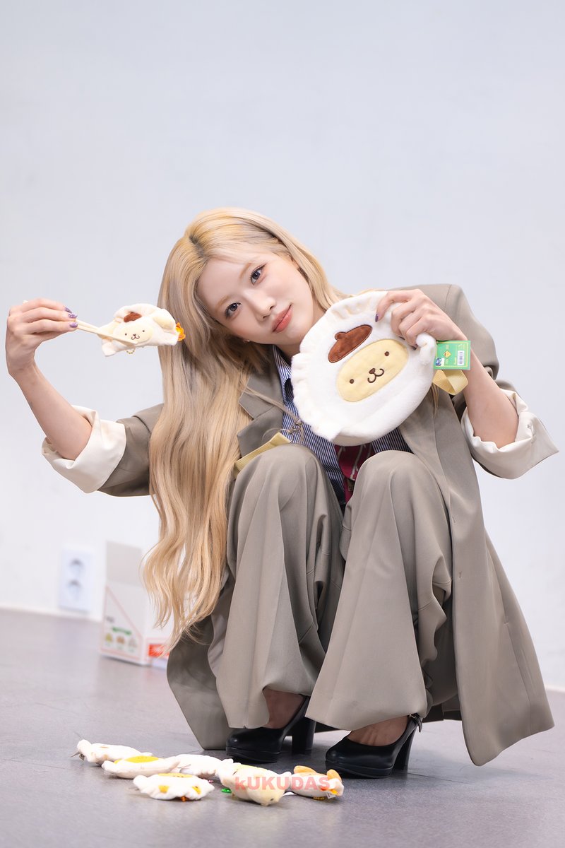 kukudas_5b's tweet photo. 260917 아르테미스 팬사인회        
#김립 #KimLip #ARTMS #아르테미스 #OURII #Born_Stunner #Hyper_Ego https://t.co/qb6HiNNAkg