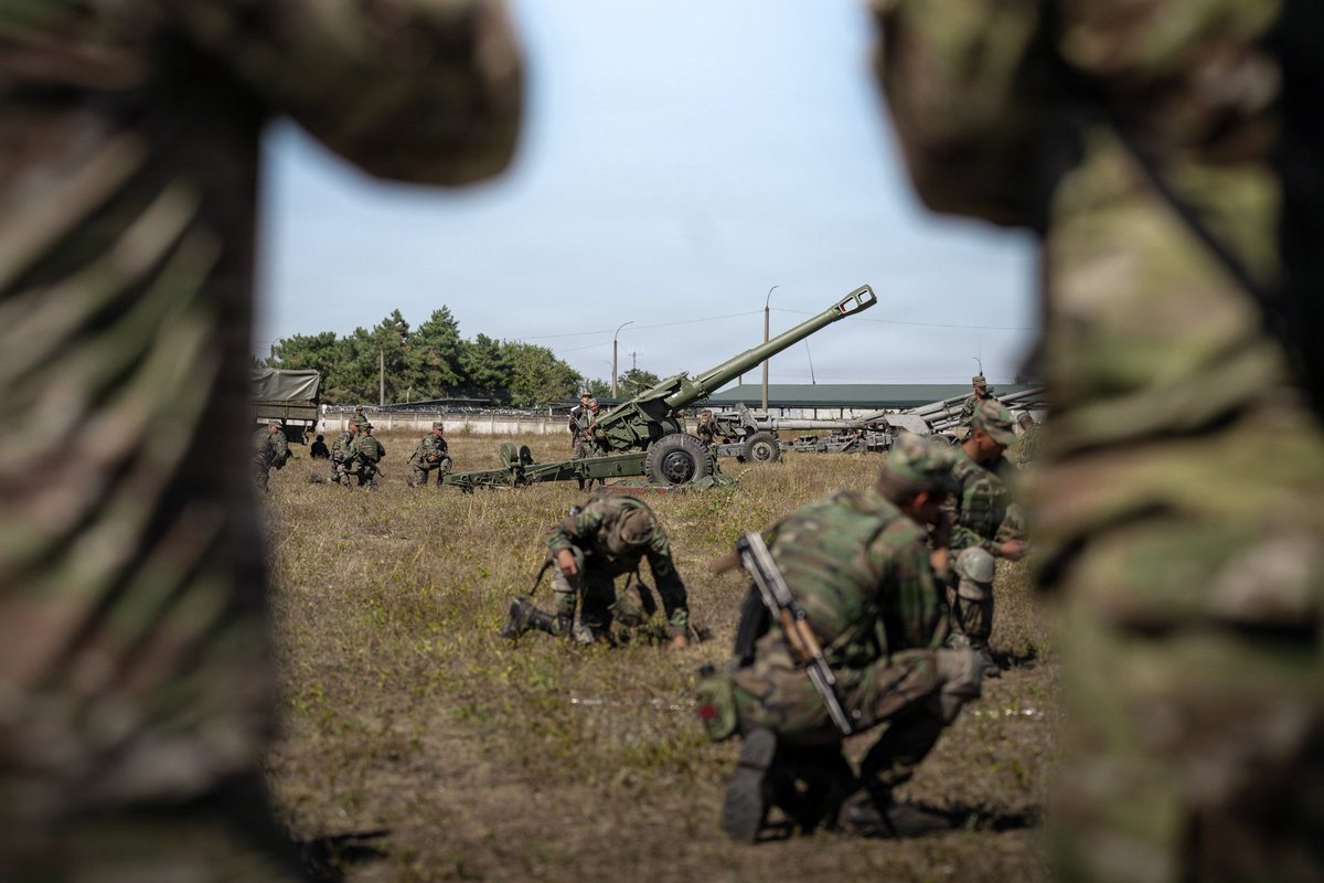 Mariusucqg's tweet photo. Fire Shield 2026 🇲🇩🇺🇸 Militarii moldoveni și soldații americani se antrenează împreună pentru consolidarea parteneriatului și securității regionale

#Moldova #FireShield2026 #SUA https://t.co/XeRN30Z3yz