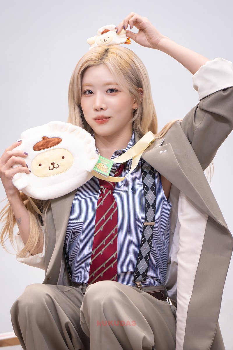 kukudas_5b's tweet photo. 260917 아르테미스 팬사인회        
#김립 #KimLip #ARTMS #아르테미스 #OURII #Born_Stunner #Hyper_Ego https://t.co/qb6HiNNAkg