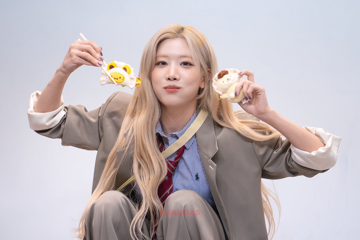 kukudas_5b's tweet photo. 260917 아르테미스 팬사인회        
#김립 #KimLip #ARTMS #아르테미스 #OURII #Born_Stunner #Hyper_Ego https://t.co/qb6HiNNAkg