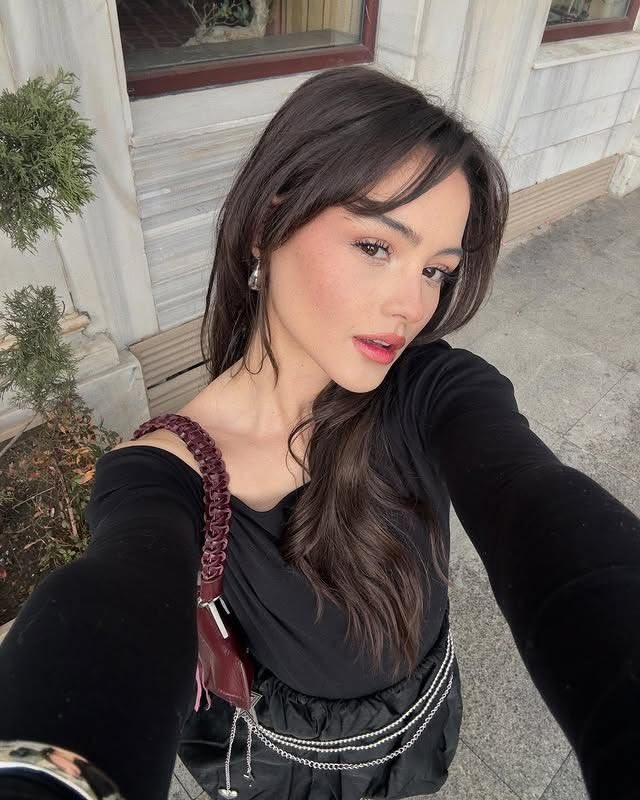 sseedefimsii's tweet photo. Neden bilmiyorum ama göz zevkime çok hitap eden bir ikili onları izlemek istiyorum 😋
#eneskoçak #DeryaPınarAk https://t.co/voGaQB3hx1