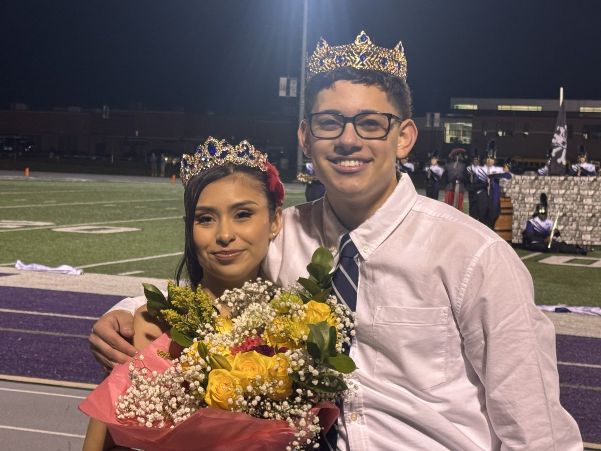 WyomingWolves's tweet photo. Fun Homecoming Night at Wyoming High School! https://t.co/JRPbwObLI8