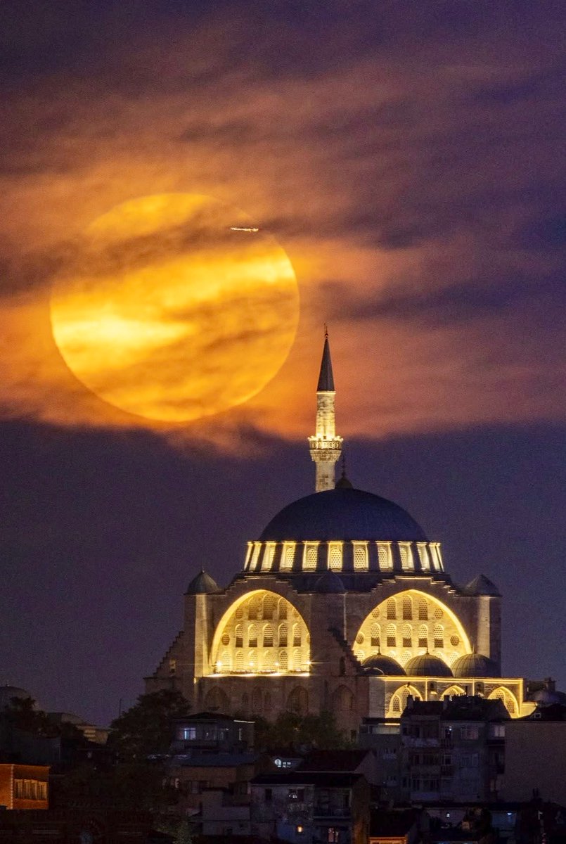 camiistan's tweet photo. 📍Edirnekapı Mihrimah Sultan Camii 🌕 https://t.co/o9Cu6dQGNW