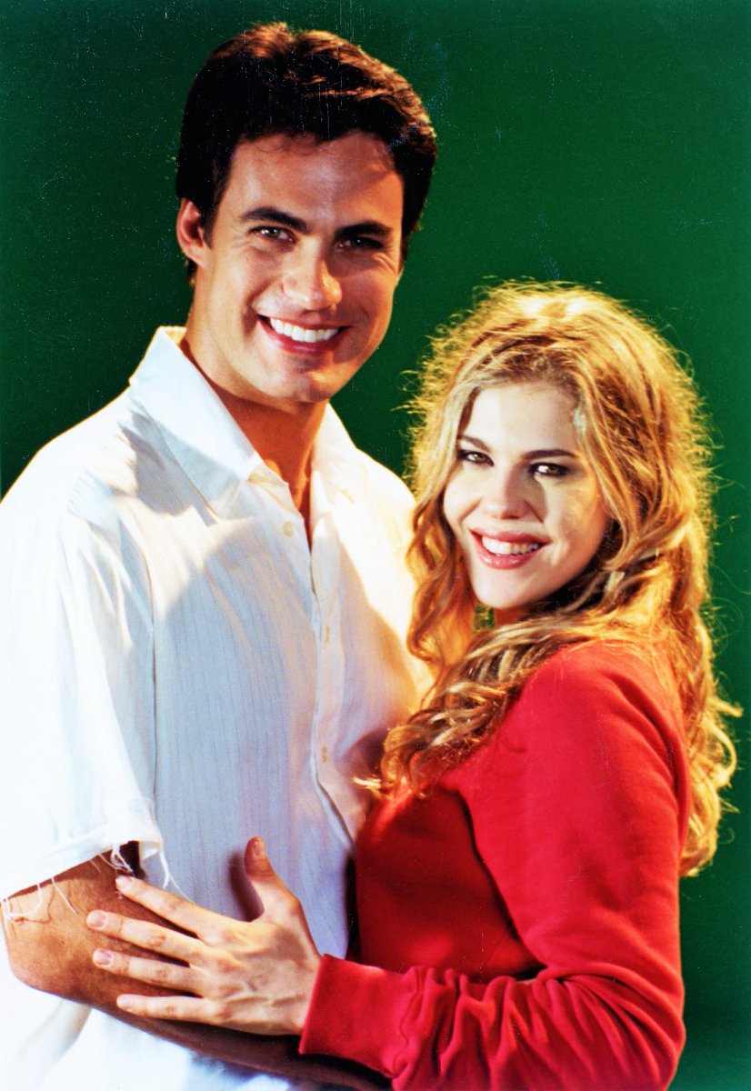 OpinandoNovelas's tweet photo. Opinião: O #SBT poderia reprisar novelas próprias adultas no horário nobre, em dobradinha com mexicanas inéditas. Por exemplo, #Marisol das 20h45 às 21h30 e #AmorValente na sequência, até 22h30. Acho que funcionariam muito bem juntas.

Melhor que exibir essa nostalgia excessiva. https://t.co/sHXgZhjwiA
