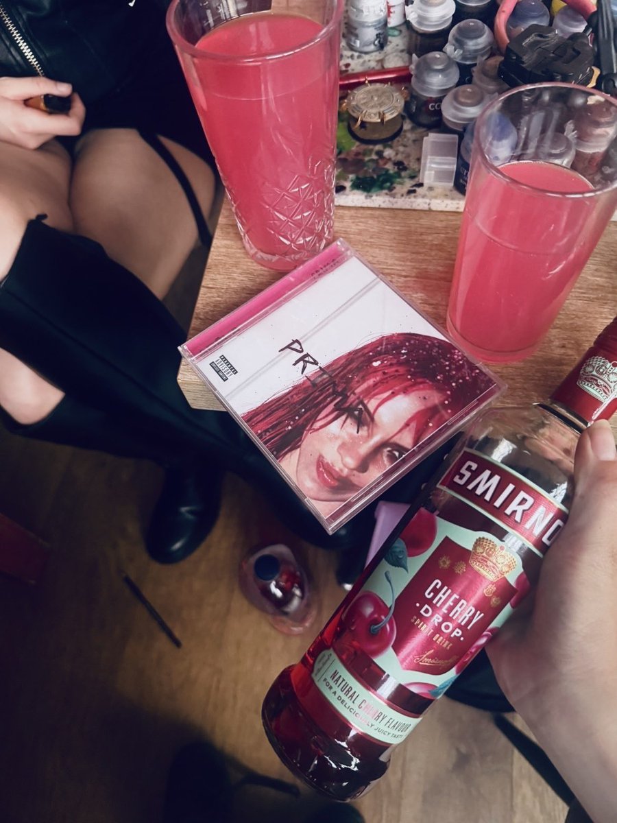 shiiinxoxo's tweet photo. the baddest bitches REALLY ain’t in LA https://t.co/cGhBlIwuB6
