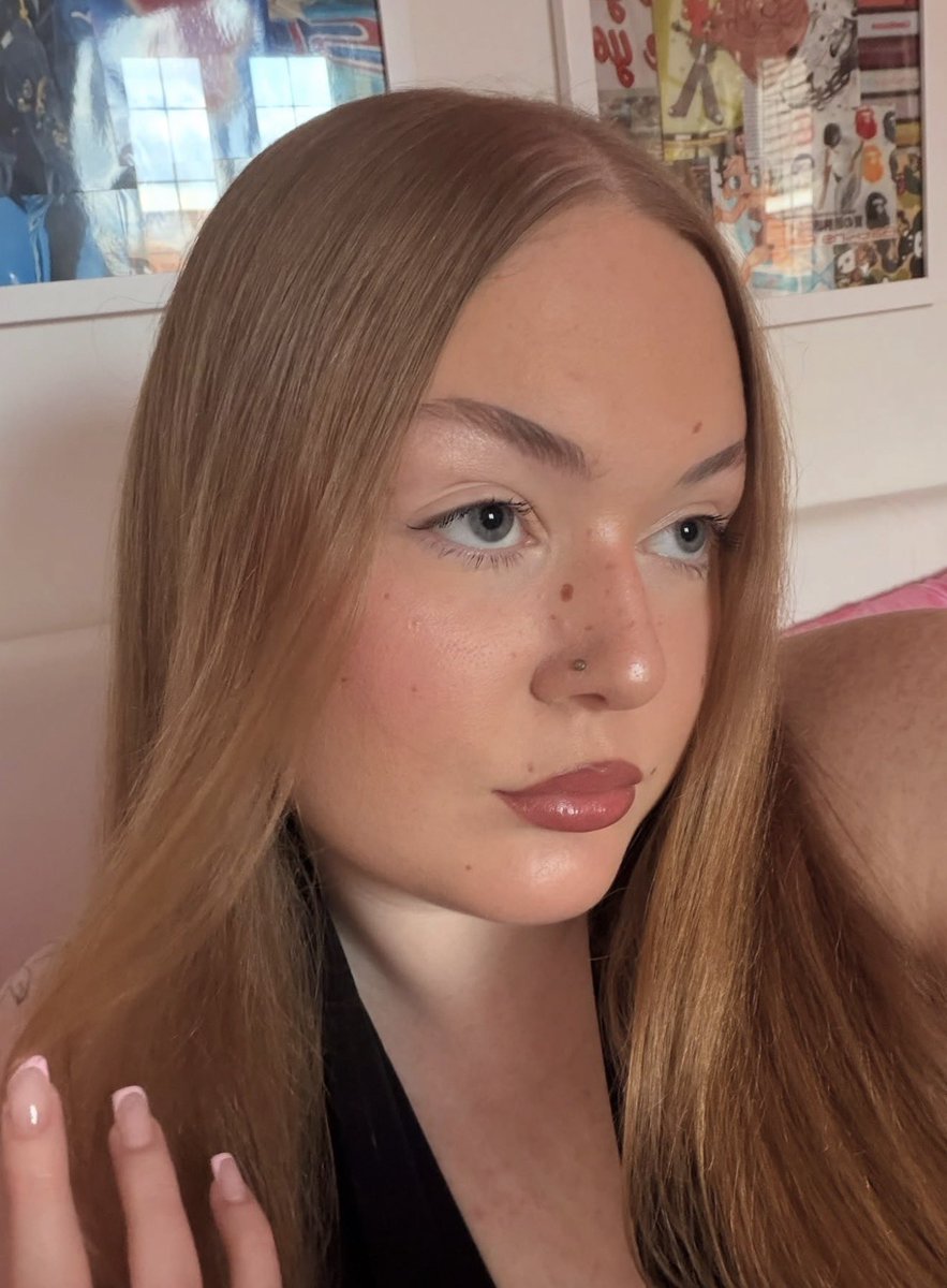6mollz's tweet photo. always a bratz girl but this is giving barbie💕 https://t.co/IVgZVGVUkP