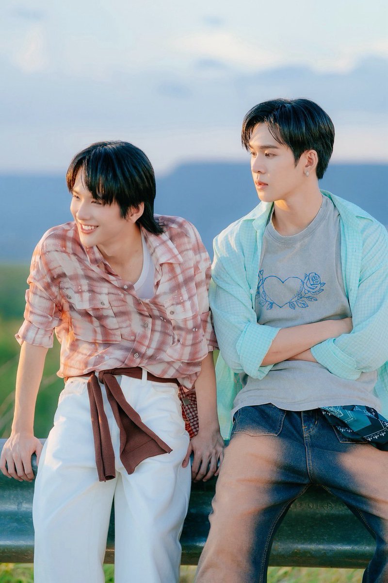 AuauSaveHouseTH's tweet photo. ขอถอนคำพูดที่บอกว่า ไม่แน่ใจว่าเติร์ดชอบว่านรึป่าว พูดตรงนี้เลยว่าชอบค่ะ ชอบแน่นอน เรือ #.เติร์ดว่าน ของป้ามันแล่นแล้วหลานนนน รอดูความหวานอีก 7 ตอนที่เหลือไม่เผื่อใจ !!

MR FANBOY CHAPTER 5
#MrFanboyEP5 https://t.co/8iU5uvteOQ
