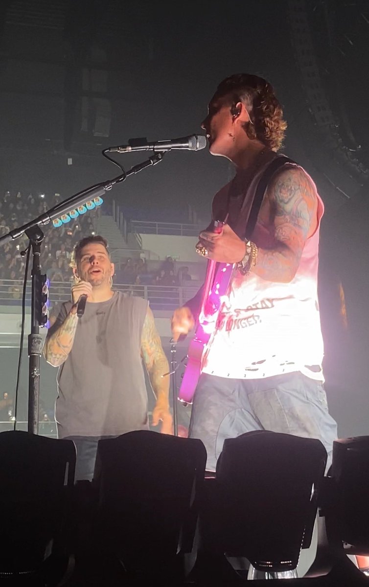 jkslvtre's tweet photo. I saw bratt 🥰🥰🥰🥰🥰🥰🥰 https://t.co/8x55V2H9t0