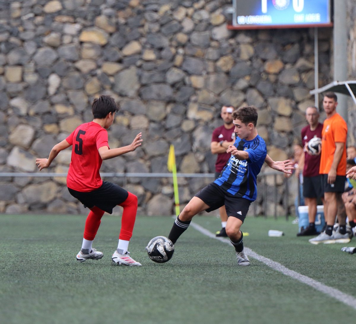 UDLONGUERA's tweet photo. 🔵⚫️ INFANTIL B ⚫️🔵
📸 Algunas imágenes de la primera mitad.
#SaleElSol #udlt https://t.co/Hs7S97iZBB
