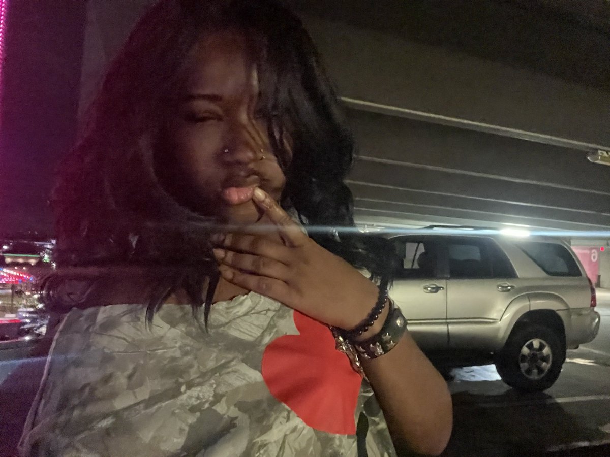 spoiledamoura's tweet photo. im a fantasy that you could only dream of pleasing✨ https://t.co/kQtHt46LzS