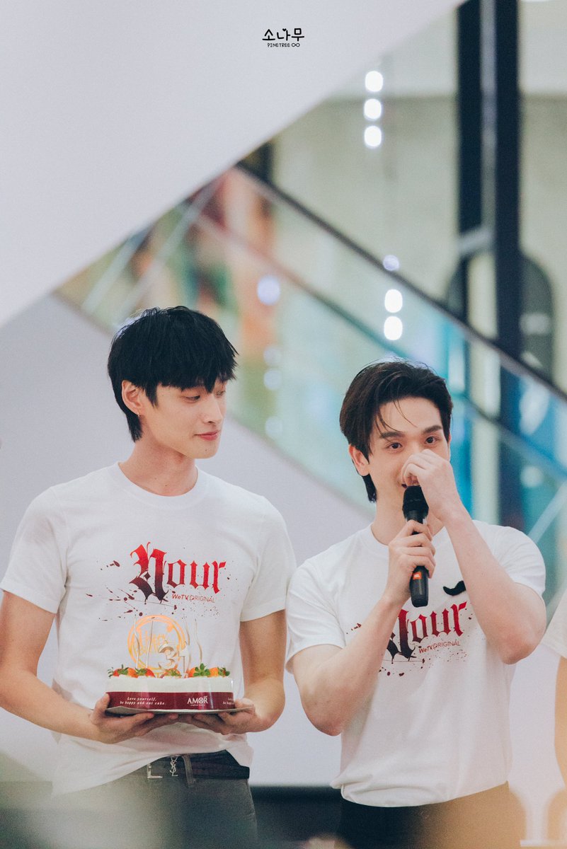 pPinetree8's tweet photo. คนที่มีเมะม๋าเด่กที่น่ารักที่สุบเลยนี่นา ♡.

TONGTONG GLOWING AT 31
#Happy31stTongTong ་۪ #tongtong ﾉ* https://t.co/mhGB8YivTx