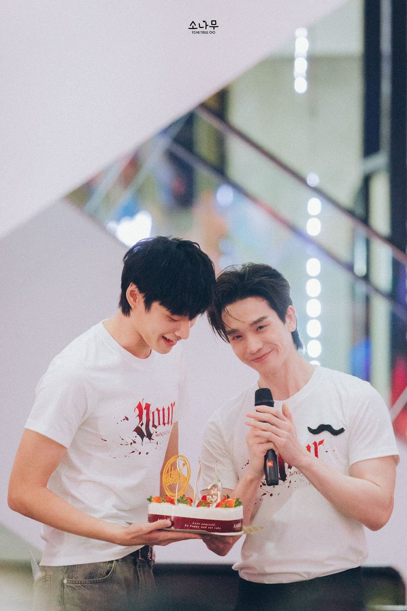 pPinetree8's tweet photo. คนที่มีเมะม๋าเด่กที่น่ารักที่สุบเลยนี่นา ♡.

TONGTONG GLOWING AT 31
#Happy31stTongTong ་۪ #tongtong ﾉ* https://t.co/mhGB8YivTx