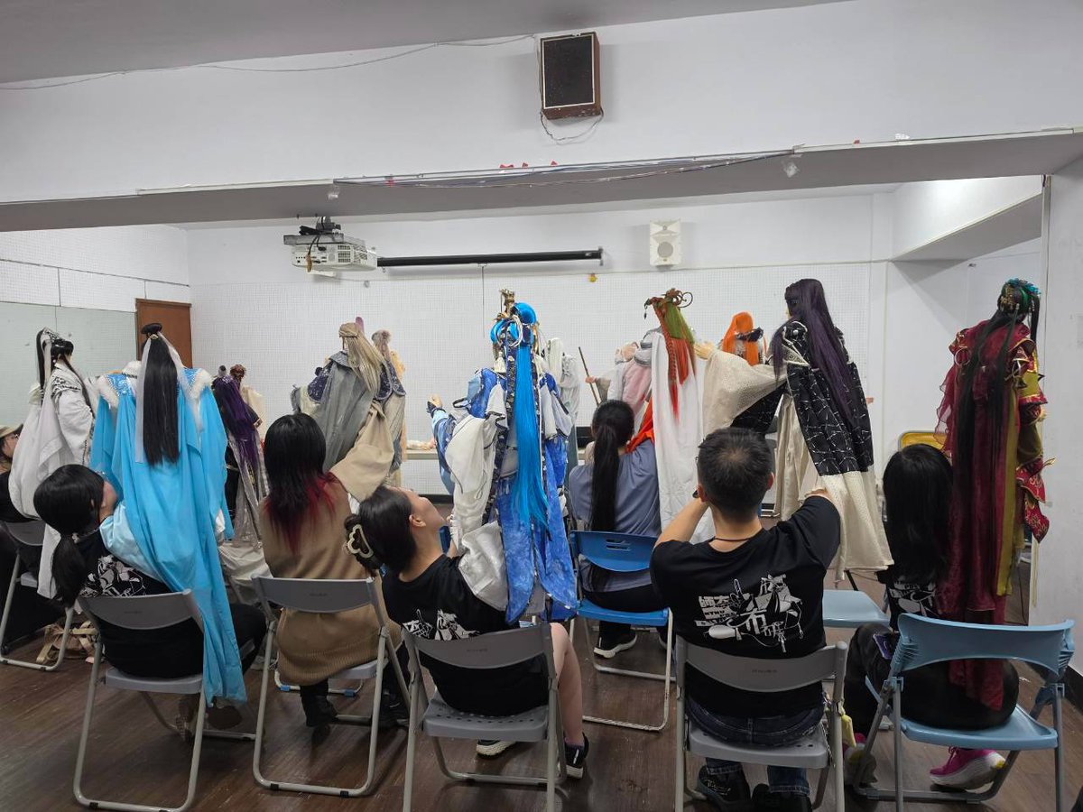 ntnupdc's tweet photo. 【操偶例會（一）回顧】 
恭喜大家正式踏入操偶的世界！
這次我們學習了操偶的基本動作，了解了如何演繹出戲偶在對話時的樣子，想解鎖更多操偶動作的話，千萬別錯過下週同一時間的操偶例會（二）！
   
🔰下週例會預告【操偶例會（二）】 
時間：9/30（三）晚上七點～九點 
地點：師大綜合大樓303教室 https://t.co/2Ti6p9AQL2