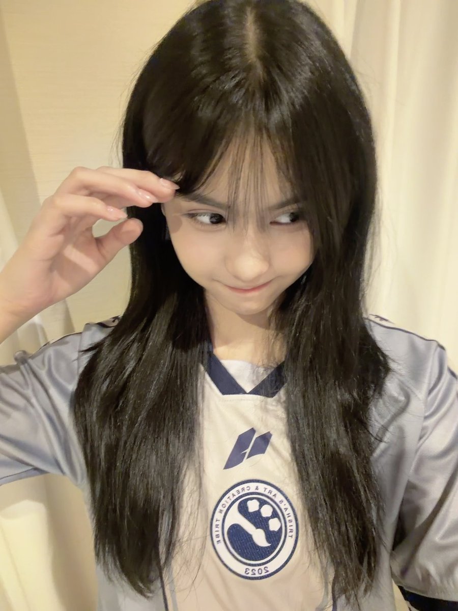 JTrisha_JKT48's tweet photo. emang boleh se keren ini jerseynya #trishelca https://t.co/V6BBcXtgxV