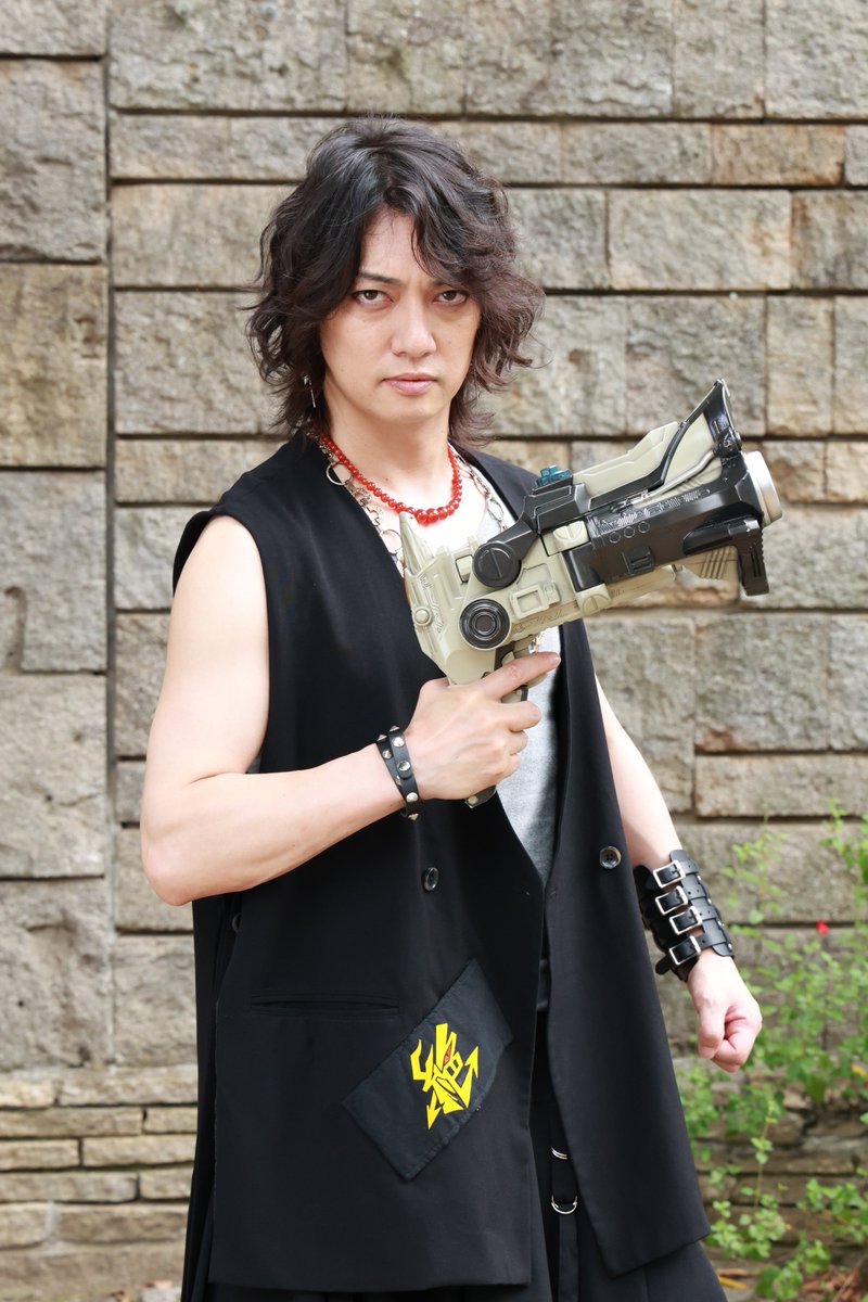 ProjectRED_Toei's tweet photo. 『#角醒ハンターオメガホーン』
ゲスト発表！📢

新ハンターが続々登場!!

激突のバギンズ 役／#喜矢武豊 さん💣
星冠のフェザリア 役／#上谷沙弥 さん🌟
第拾壱話出演決定！

さぁ、鼓膜に力を入れて
テレビの前で視聴せよ📣

#オメガホーン #OMEGAHORN https://t.co/CnlmoAYcfl