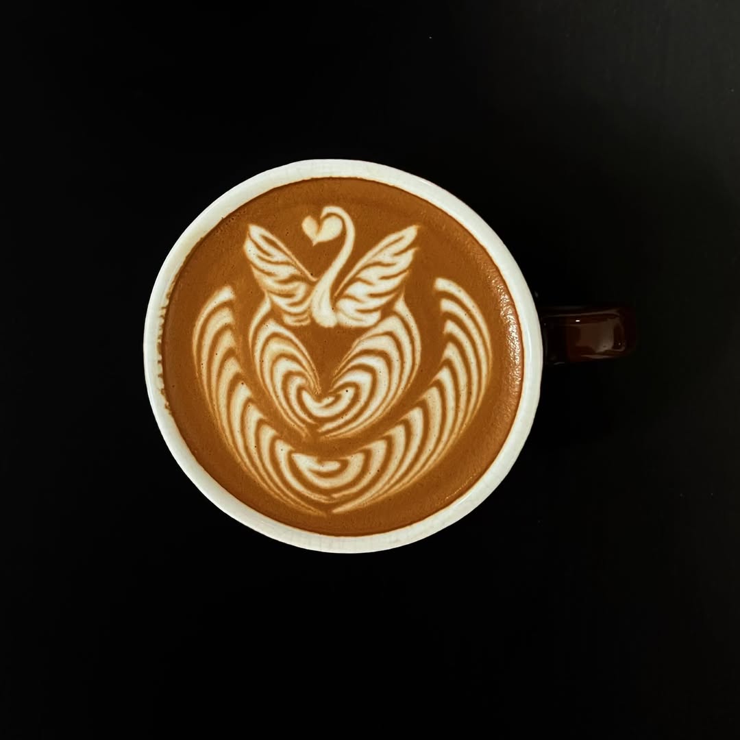 violetandersoni's tweet photo. Shengz Style. Coffee art designed by @barista_shengz. https://t.co/wPidEyZC1T