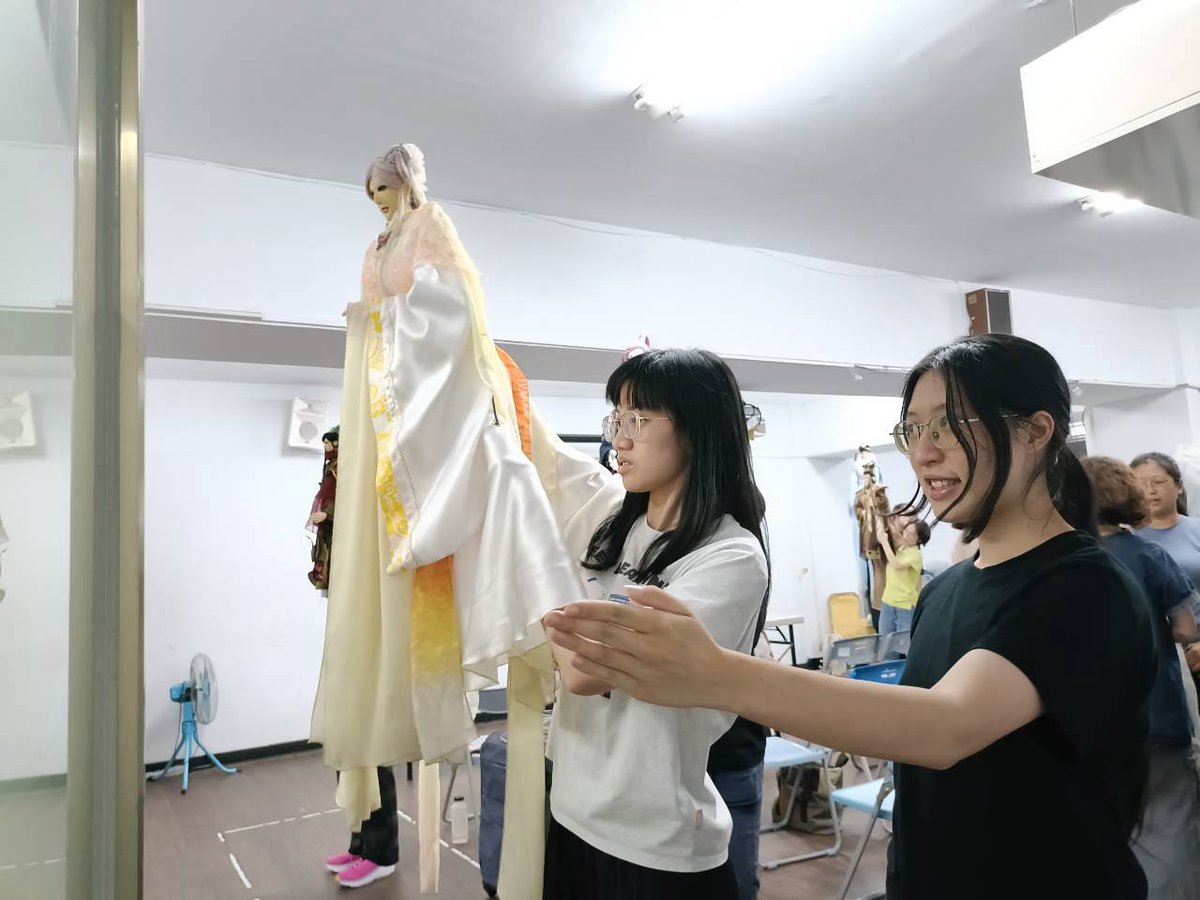 ntnupdc's tweet photo. （非本校人士也歡迎參加社團活動，當日大樓門禁歡迎私訊我們粉專或幹部們協助！）  

聯絡資訊： 社長 謝易珊 @13_onmars
副社 李柏均 @1022_lbj 

📲 追蹤我們，不錯過最新消息 https://t.co/uCuwQx2uiX