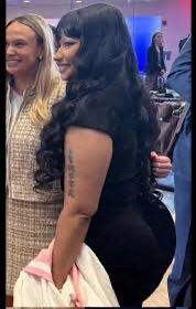 caribbeanputa's tweet photo. @realbitchictd @cardiscrow @MaterialBarbz @RedMedia_us Mad Over editing 🤕😂? Bfr this fat one is real tho https://t.co/zcrchIi8vf