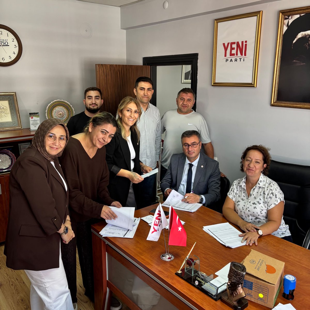 ozgurletokat's tweet photo. İlçe başkanımızın doğrudan üyelerimizin özgür iradesiyle belirlenmesi; katılımcı, şeffaf ve demokratik siyasetin güçlü bir ifadesidir. Ön seçimimize katılarak iradesini sandığa yansıtan tüm üyelerimize teşekkür ediyoruz. https://t.co/wj9tXTjD8M