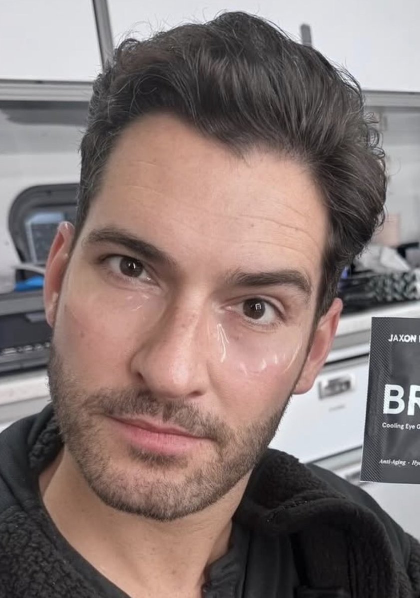 C_Kitten85's tweet photo. He just hasn’t beautiful eyes, is eyes are like magnets. Once you looked at them it’s pretty hard to look away again… I could drown in those warm, deep, dark brown eyes!🤎👀❤️🔥🫠😈🖤🔥🥵😍❤️ #TomEllis #Lucifer #ColinGlass #cia https://t.co/0llIaO8mq9