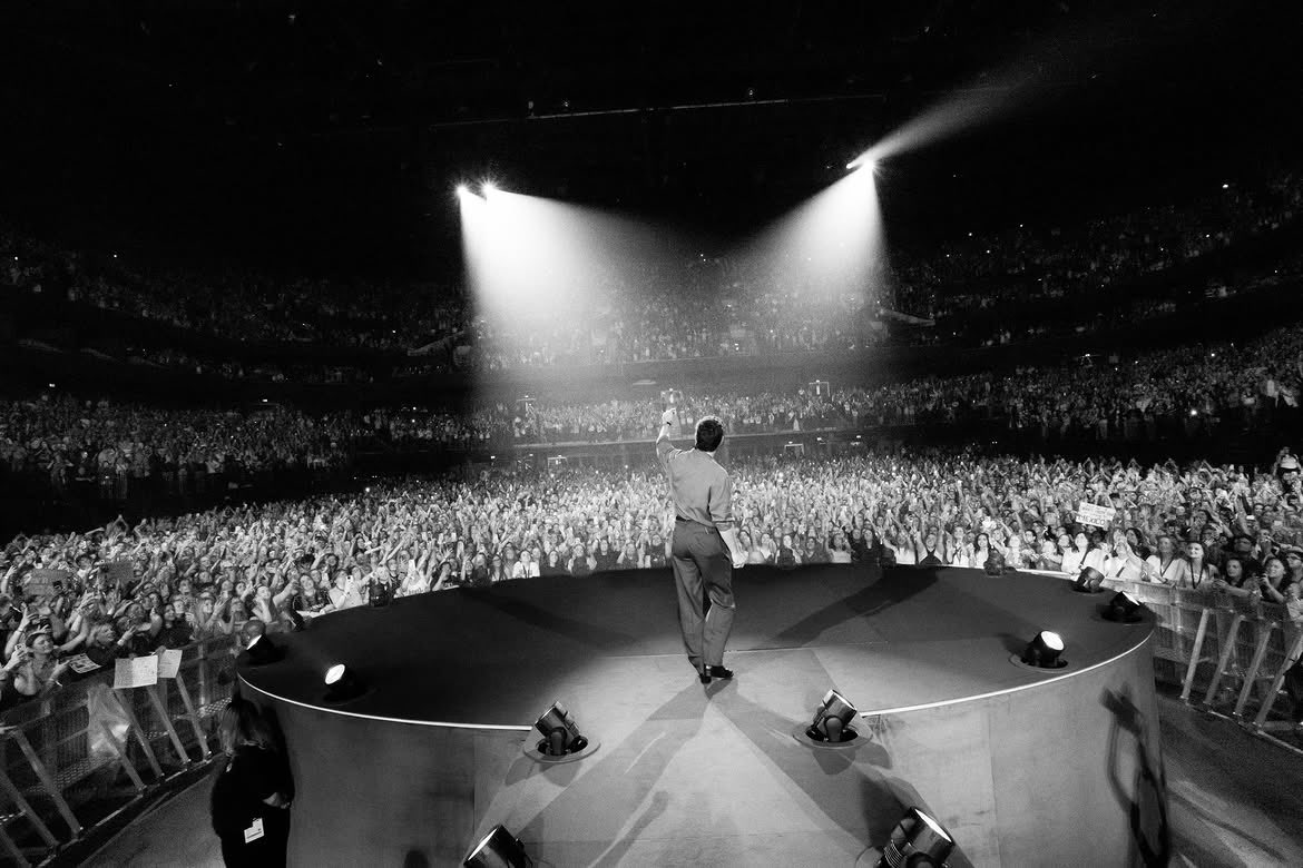 Sunshineee2809's tweet photo. ๐งก| Noche tres โ Manchester. ๐ฌ๐ง๐โจ
โขโขโข
๐ฌ๐ง Night Three โ Manchester.
#Niall #NiallHoran #DinnerParty #DinnerPartyLiveOnTourManchester #DinnerPartyLiveOnTour #DPLOTManchester
Cr: Niall Horan via IG https://t.co/DsXXmTlwAs