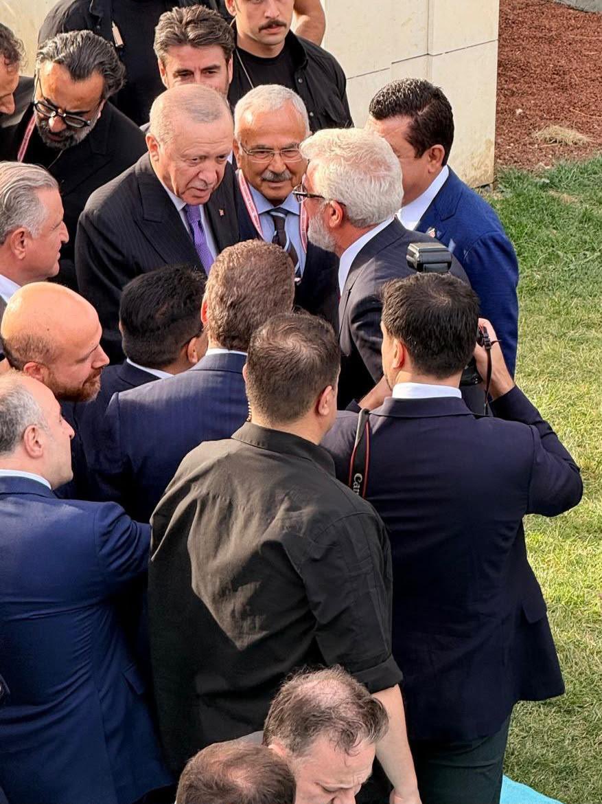 orhanilhan01's tweet photo. Ana sponsoru olduğumuz Yağlı Güreş Cumhurbaşkanlığı Kupası’nda Cumhurbaşkanımız Sayın Recep Tayyip Erdoğan ile bir araya gelerek kendileriyle sohbet etme imkânı buldum.

Sayın Cumhurbaşkanımıza nazik ilgileri ve kıymetli sohbetleri için şükranlarımı arz ediyorum. https://t.co/jeVnXDUCXz