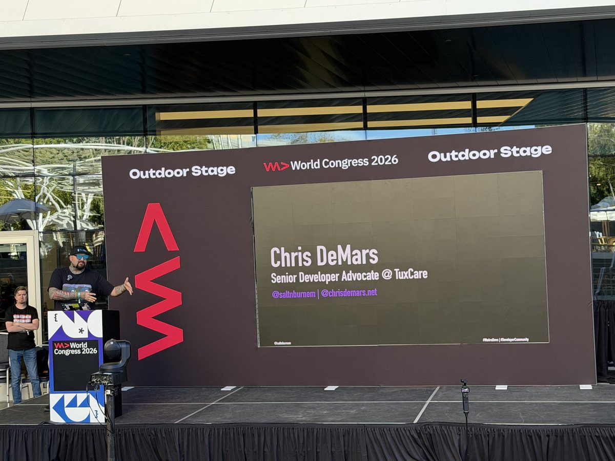 saltnburnem's tweet photo. 🎉 Eh! That's me on the outdoor stage at @WeAreDevs. Thanks to everyone that hung out in the beautiful weather with me to learn about supply chain security/attakcs in React Native.
📸: @ChiefScientist
#WeAreDevs #DeveloperCommunity https://t.co/8KSqSkUBWj