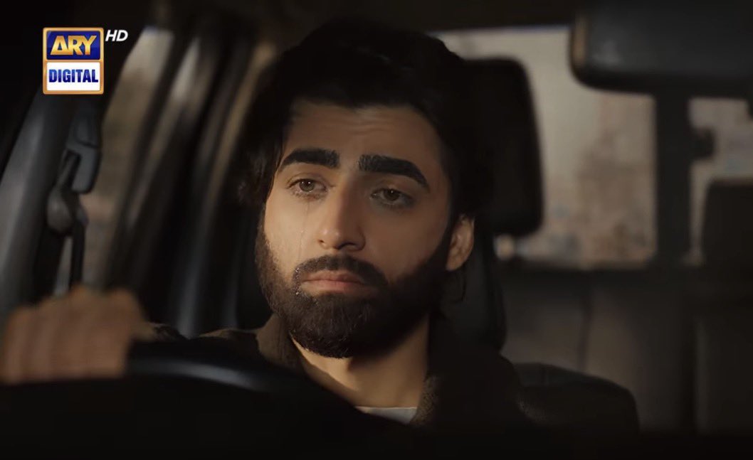 UzmaRS's tweet photo. Take a bow Nameer Khan !!!! Take a bow homeboy !! Absolutely CRUSHING it in this loathsome , completely insufferable character !! Oh dear humanity, Zaamil is every woman’s absolute ugliest nightmare 😞😞
#DareNijaat https://t.co/ytGKI6yVd6