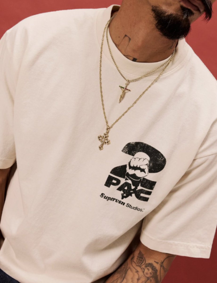 2PAC's tweet photo. Supervsn x 2pac out now. https://t.co/DduuDBBoIh
And in-store @supervsnslauson https://t.co/Wlm5iEhyAJ