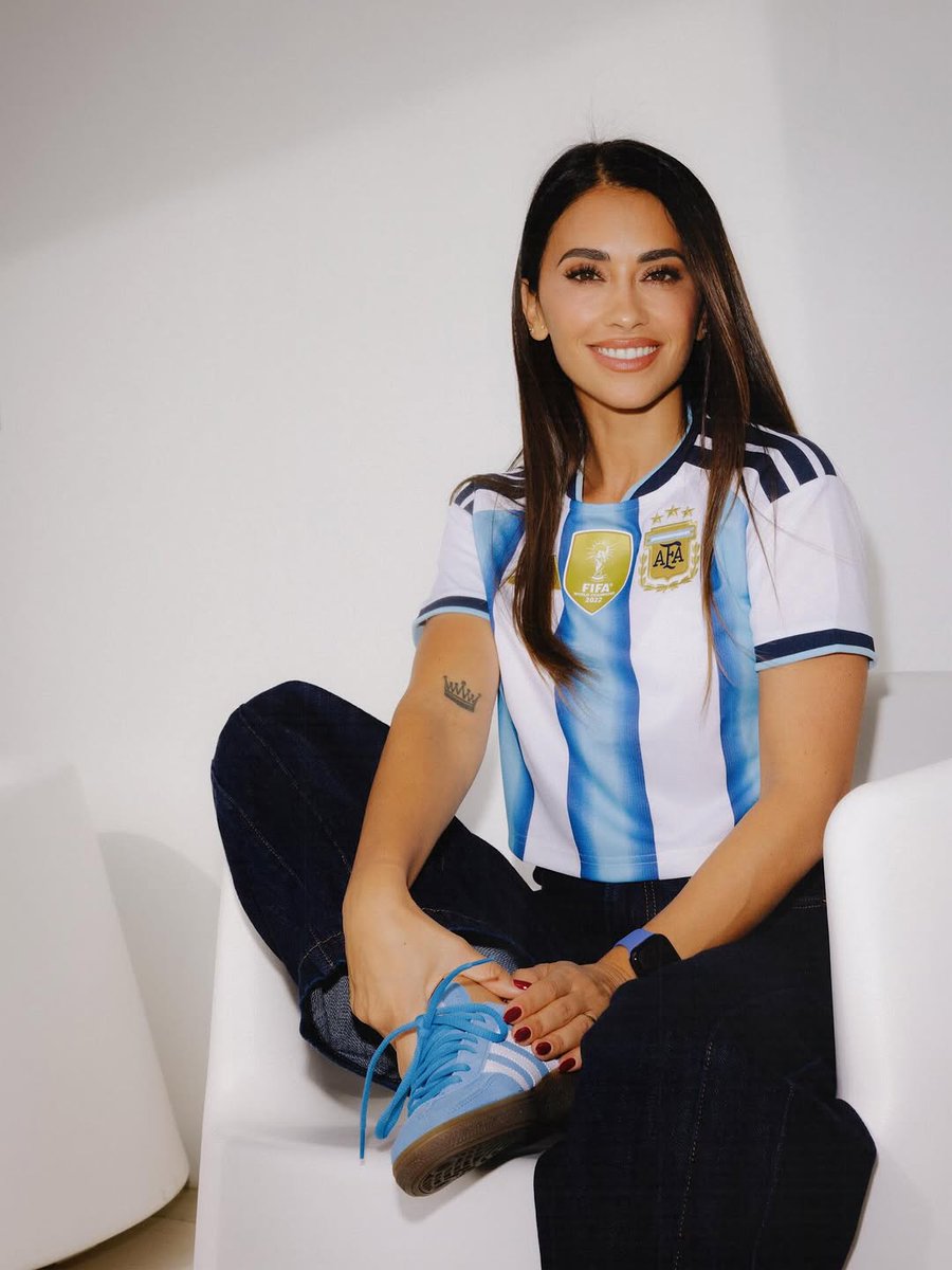 antonelarocc273's tweet photo. Un look que habla por sí mismo 🇦🇷🔥​

Disponible en .ar https://t.co/ceaNOYdCsC