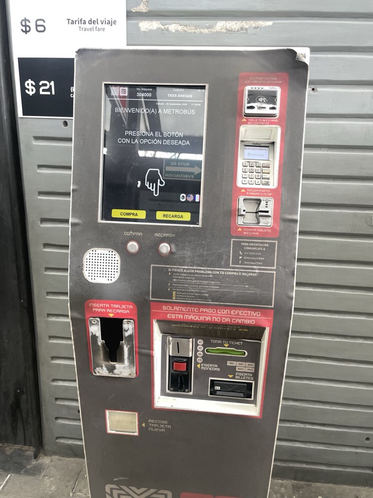 mayossid's tweet photo. @MetrobusCDMX  hola buen día al rededor de las 11:30 pretendía abonar saldo a mi tarjeta y la máquina no abonó pese a haber ingresado $10 https://t.co/pDbfzLNqUs