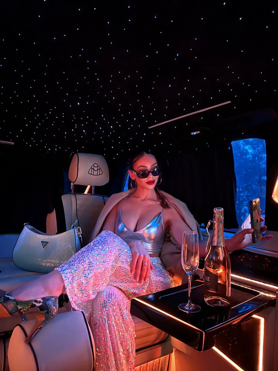 Kayleex185_'s tweet photo. A confident woman understands being real is her superpower, just watch her shine 😍 https://t.co/D95tu6w4dm