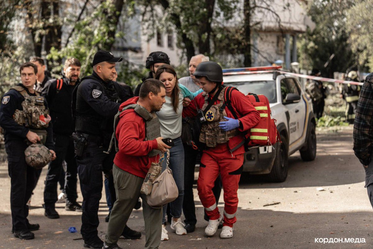 Maks_NAFO_FELLA's tweet photo. 🙏 The number of people injured as a result of enemy airstrikes on Sumy has increased to 23, including four children. 

Three children are in the hospital - girls aged 14, eight, and an 11-month-old girl. 

Two adults are also hospitalized. Doctors are providing everyone with the necessary assistance.
