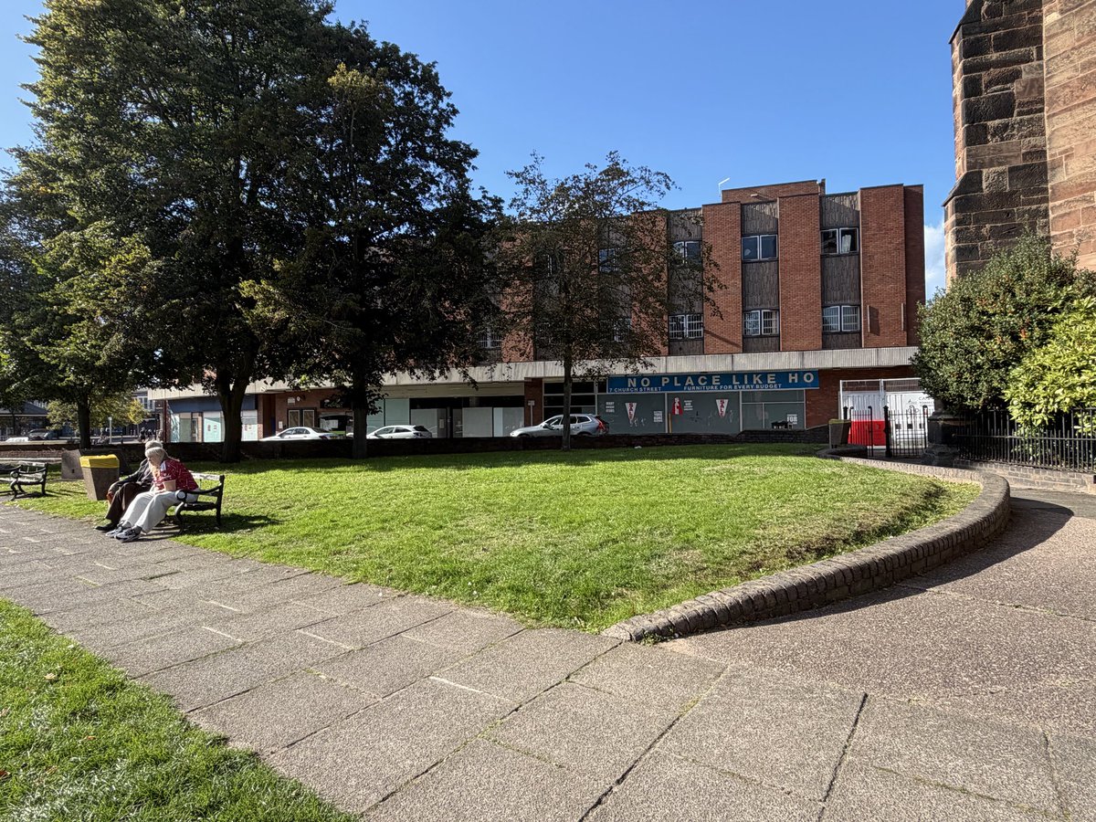MandyFlyMe71's tweet photo. Blimey! I seldom frequent here, hey? Saw this view today (was at a friend’s wedding) and wanted to share… #Cannock #Ho #noplacelikehome https://t.co/yQfMVwu8F4