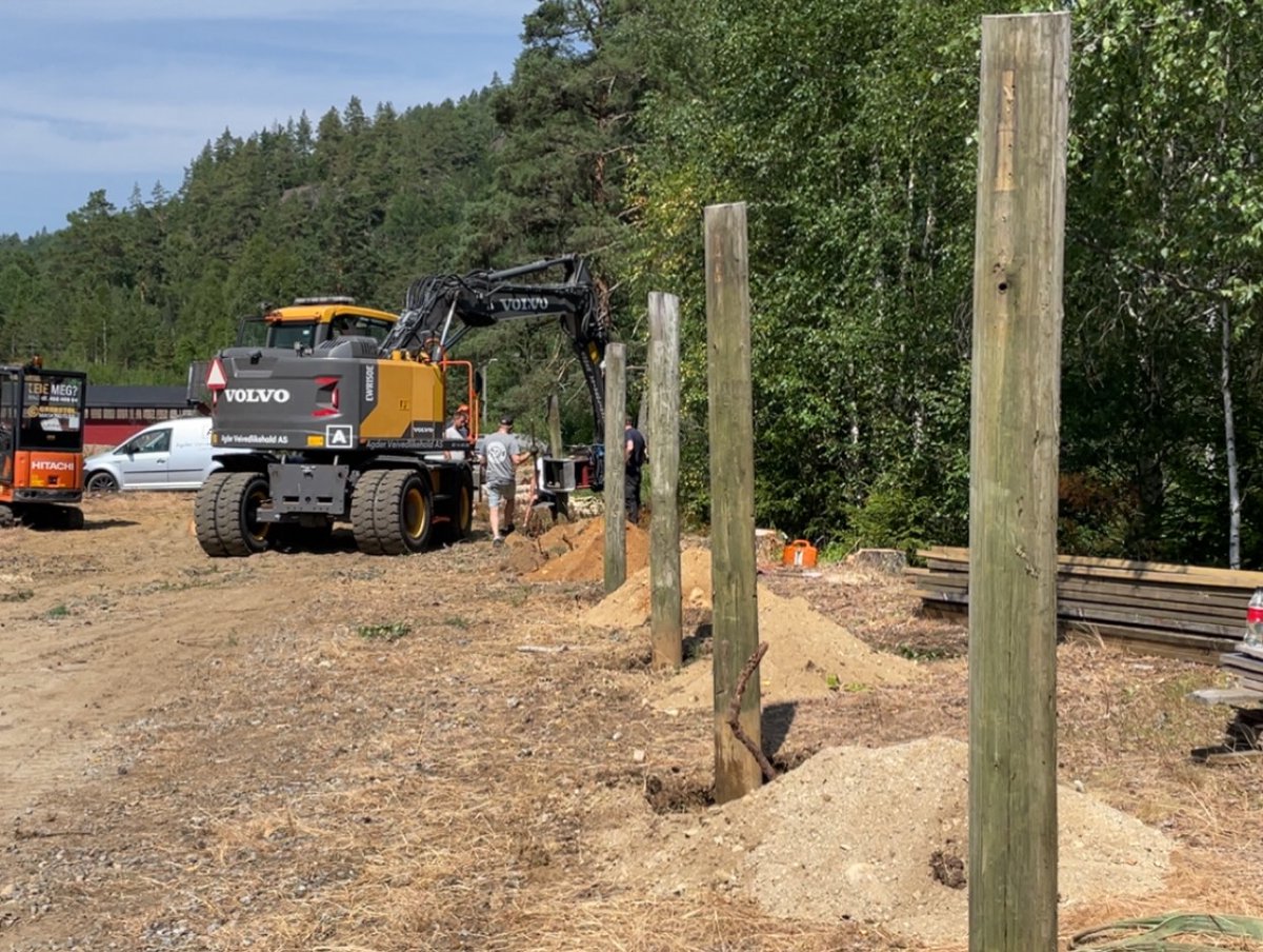 RuthannVol7ce's tweet photo. Yesterday, we held the first official volunteer workday at the new multi-purpose track in Vegarheim. A great team, along with equipment from Agder Veivedlikehold and Grenstøl Maskinutleie, achieved a lot. The enduro track also got new obstacles and https://t.co/5WYBg4swgx