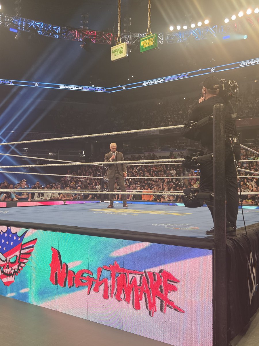 Jmichelle231's tweet photo. WWE is magic ! The last couple weeks have been the hardest of our lives. It was nice to give Leo a dream before we start another tough week. Everyone was so nice, it couldn't have been better. The show was amazing, it was an unforgettable experience. We are so thankful and I could never say that enough ! The whole team at WWE are amazing people !
Also, Bella getting to meet Alexa made her year ! 
Thanks @AlexaBliss_WWE 🩷
@CodyRhodes 
@RandyOrton