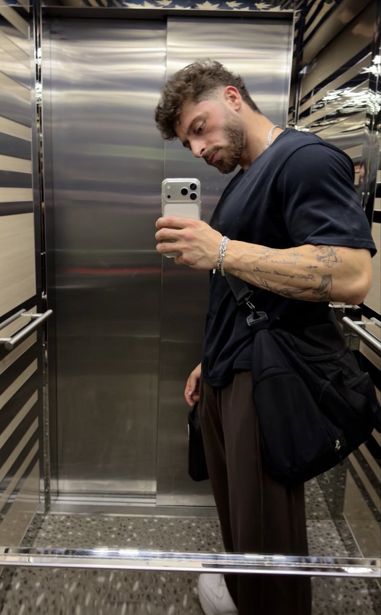 findommasteral's tweet photo. Debt is hot…
Going hungry is hot…
Homelessness is hot…

Sexualise your demise for me f4g🤤😈

#findom #finsub #cashsub #cashfag #cashpig #paypig #alpha #onlyfans #unethicalfindom #unethical #pits #feet #cashmaster #master https://t.co/kd3imTqvBJ