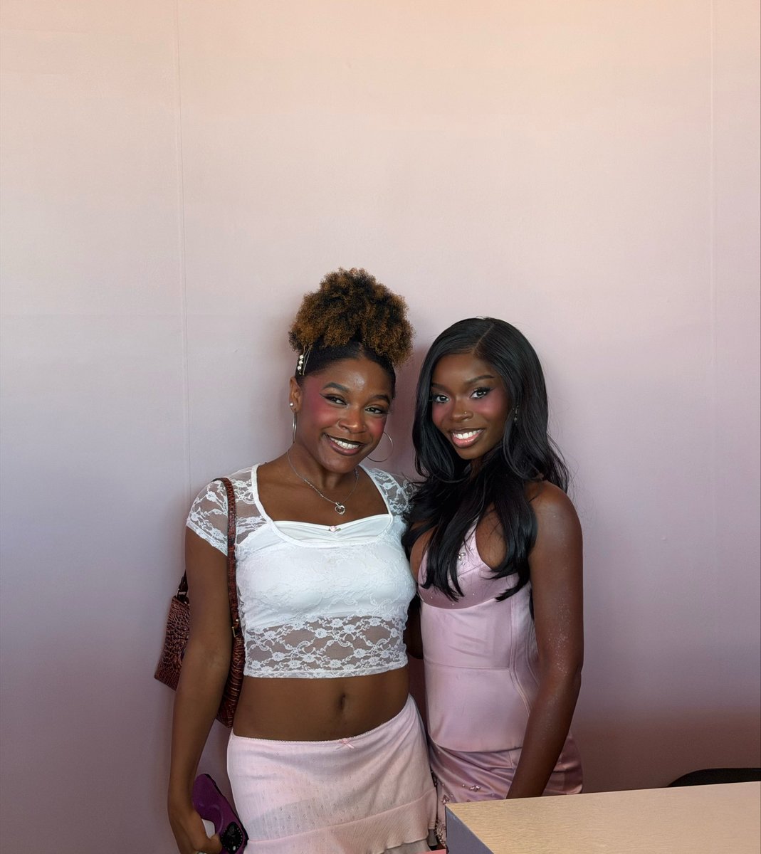 jbvancarthen's tweet photo. I’ve officially met my doll🥹 I’m so happy!! I love you forever olandria #OlandriaxMedicube 
#MedicubeWellnessClubx2 https://t.co/OdqpJCqiTs