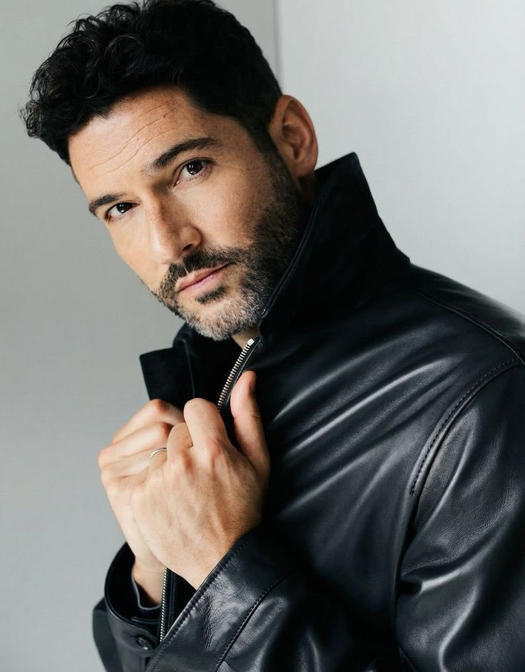 C_Kitten85's tweet photo. „Post an actor that you find attractive.“
This man isn’t only beautiful, handsome, sexy, gorgeous - he incredibly attractive as well!!!❤️🔥🫠😈🖤🔥🥵😍❤️ #TomEllis #Lucifer #ColinGlass #cia https://t.co/z1OK2dhNBY