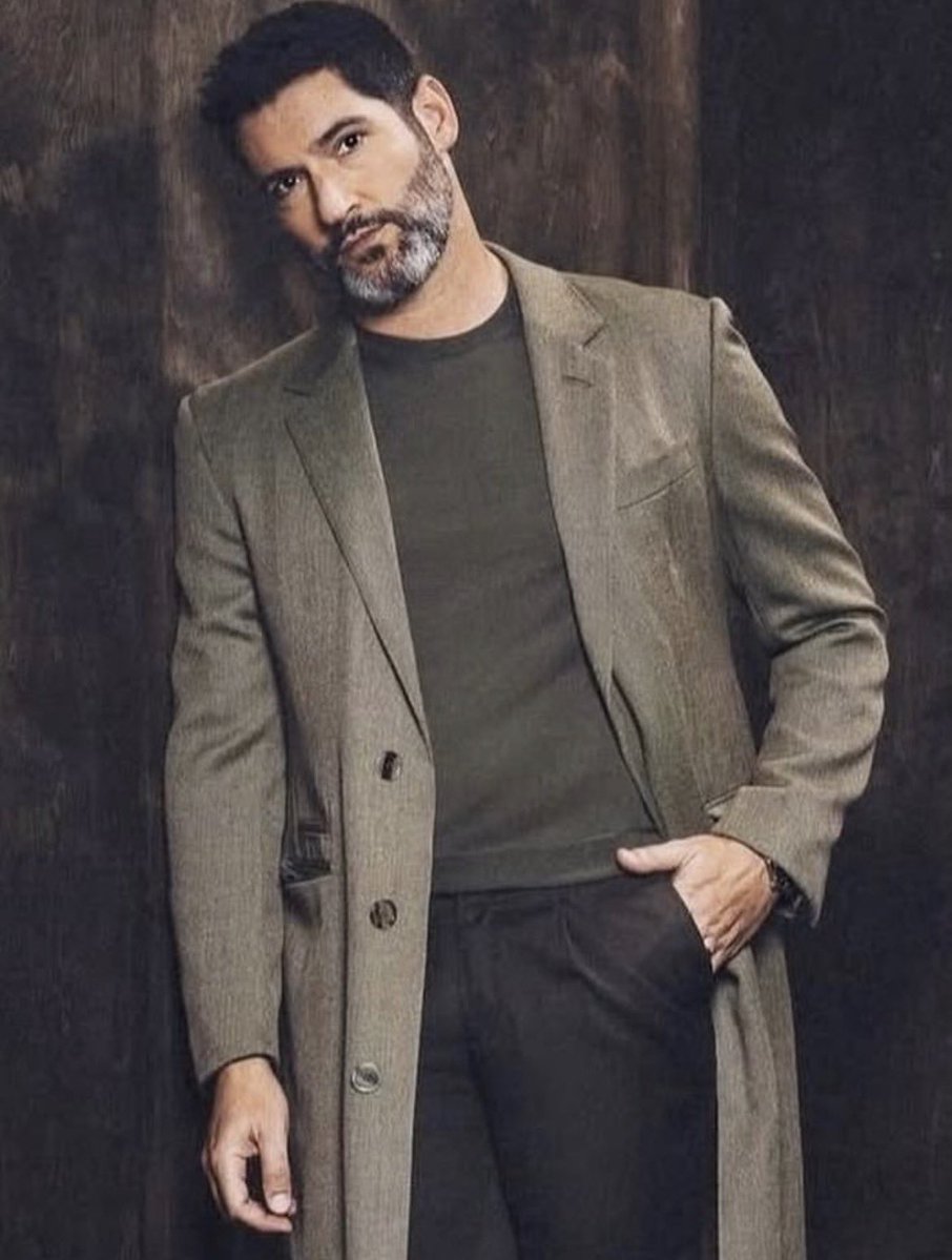 C_Kitten85's tweet photo. „Post an actor that you find attractive.“
This man isn’t only beautiful, handsome, sexy, gorgeous - he incredibly attractive as well!!!❤️🔥🫠😈🖤🔥🥵😍❤️ #TomEllis #Lucifer #ColinGlass #cia https://t.co/z1OK2dhNBY