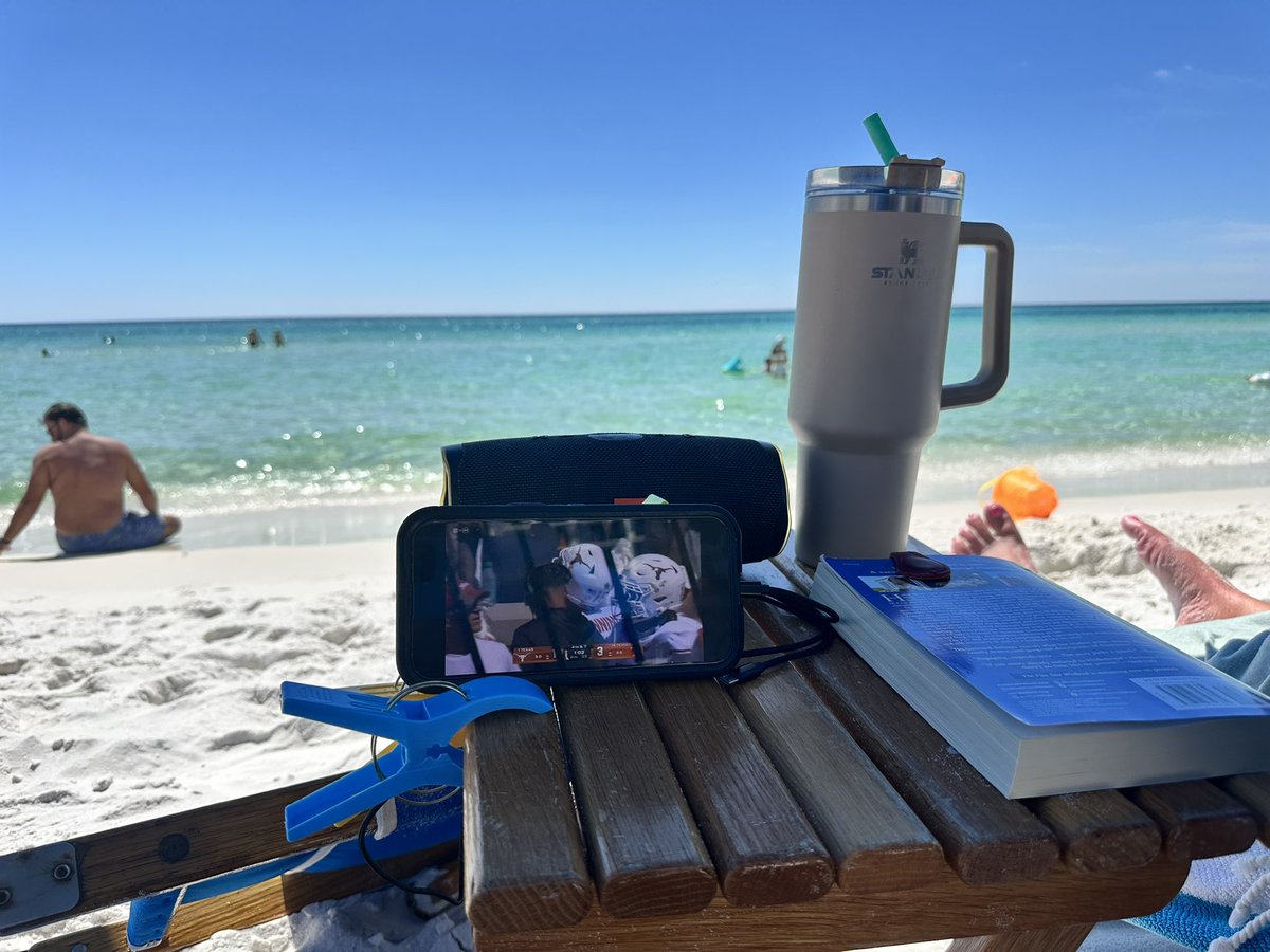 wadestanford's tweet photo. Saturday on the beach watching @TexasFootball vs @Vol_Football!
#football #footballgame #footballfans #beach #beachvibes https://t.co/oX7gM0kKEo