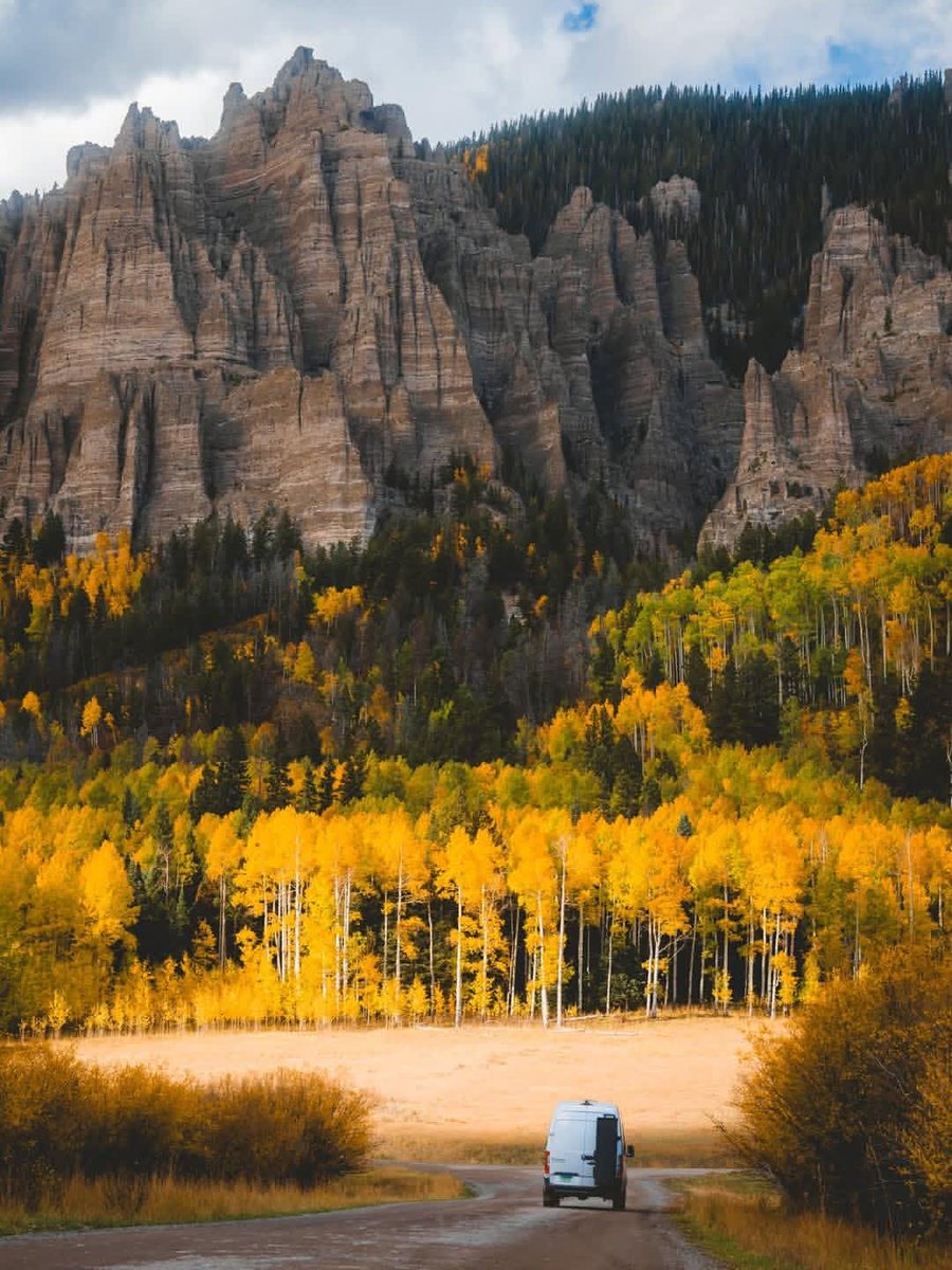 earthviewss1's tweet photo. Fall vibes in Colorado, 🇺🇸 https://t.co/9v0tqX6L0r