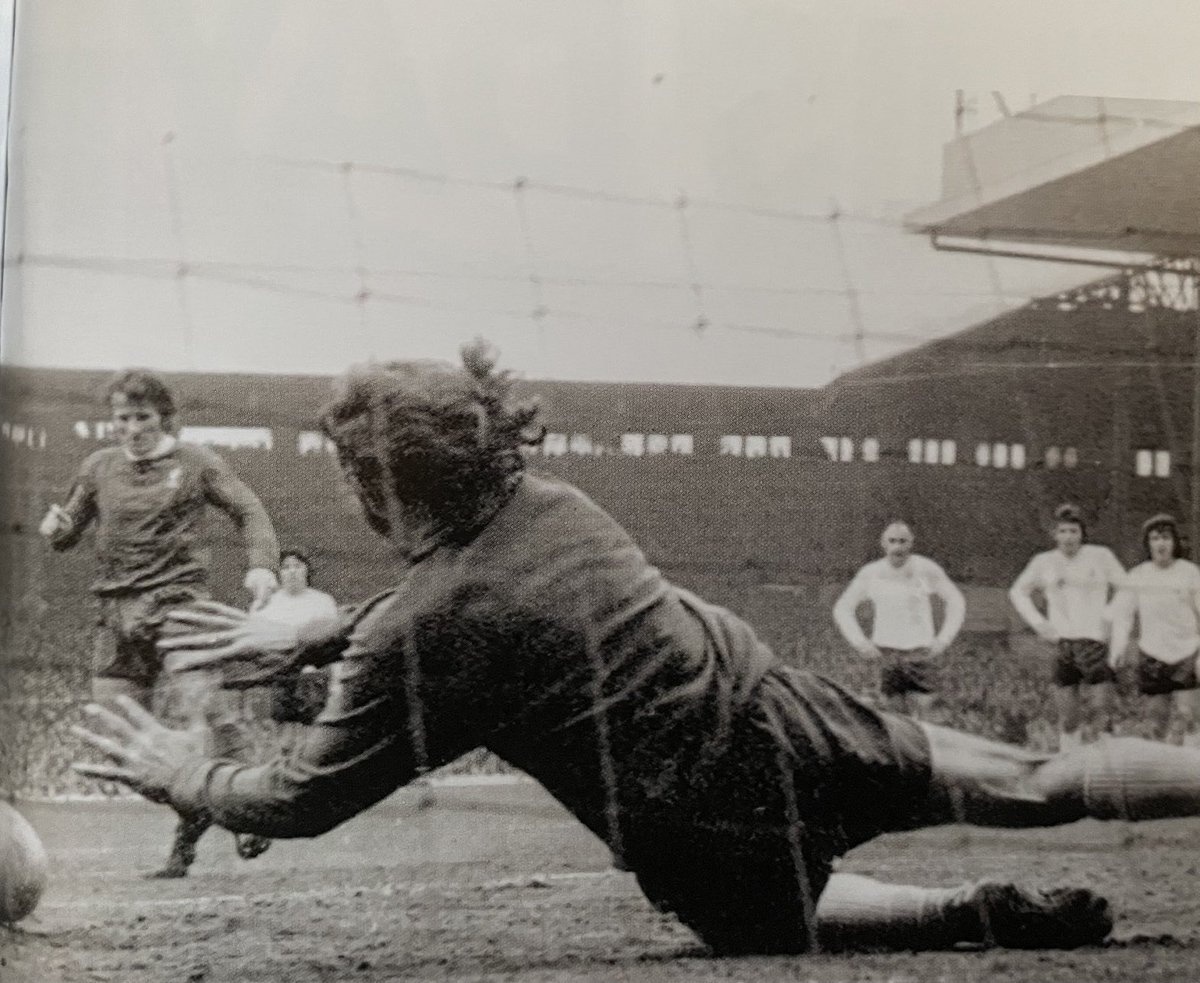 Theleaguemag's tweet photo. Tottenham Hotspur goalkeeper Pat Jennings saves a penalty from Tommy Smith of Liverpool
He saved two in the match https://t.co/UmT6qdce5S