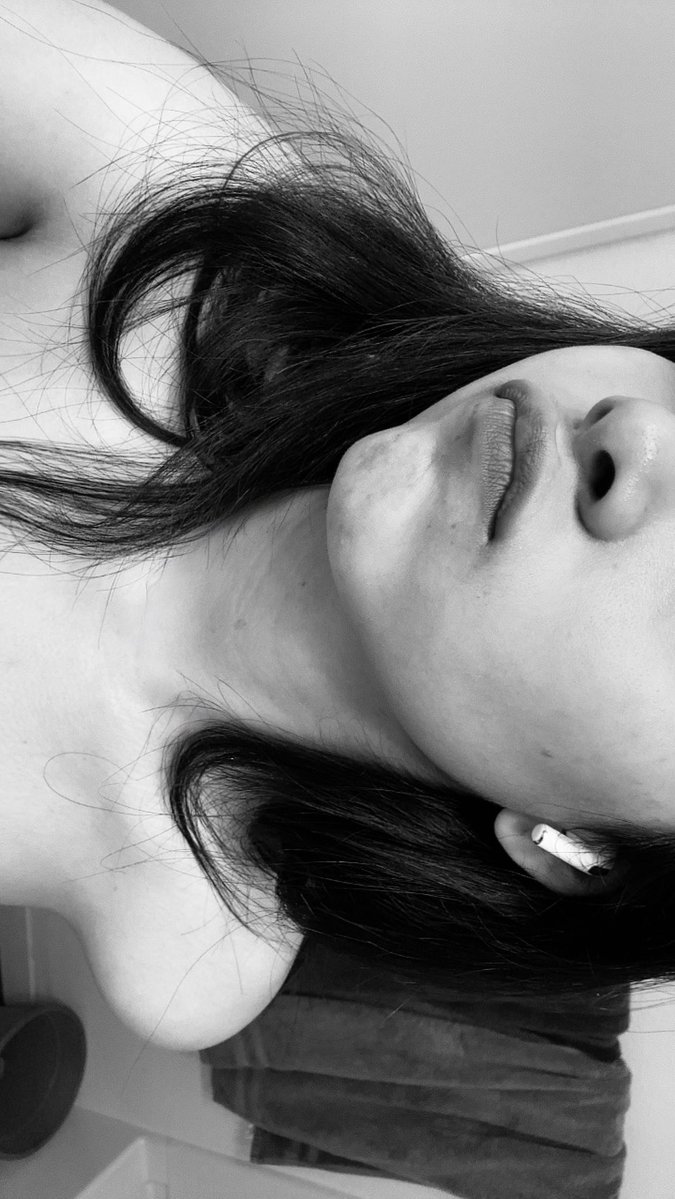 kikinyxo's tweet photo. b&amp;w #latinaㅤㅤㅤㅤㅤㅤㅤ https://t.co/ANhyLxS854