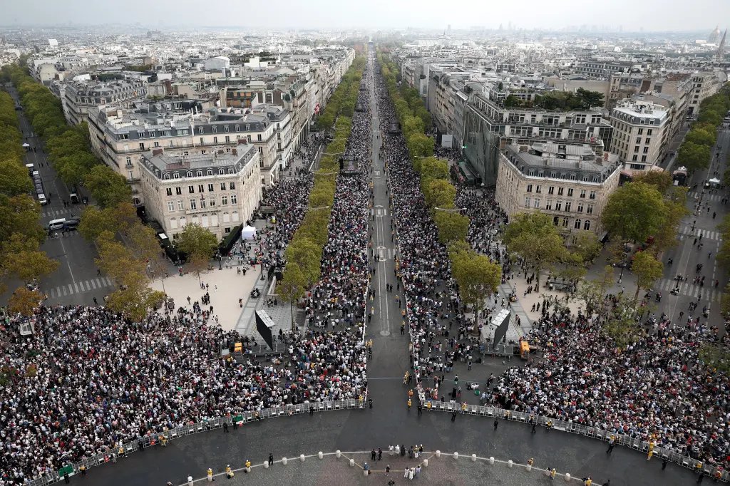 MarioNawfal's tweet photo. 🇫🇷 I’ve been hearing for years that EUROPE is becoming post-Christian, which makes those images from PARIS this weekend especially beautiful.

Around 800,000 PEOPLE came to see Pope Leo XIV celebrate Mass at Place de la Concorde, with the turnout becoming SO LARGE that authorities had to open additional overflow areas.

For comparison, about 250,000 attended Benedict XVI’s Paris Mass in 2008.

Leo was looking out over this enormous crowd in one of Europe’s most secular countries and directing his message specifically toward the young people standing among them:

“You are today’s church.”

Maybe Europe’s relationship with Christianity is more complicated than the story we’ve been telling ourselves about its disappearance.

And it is truly divine to witness.

Source: NY Post / Writer: Oliver