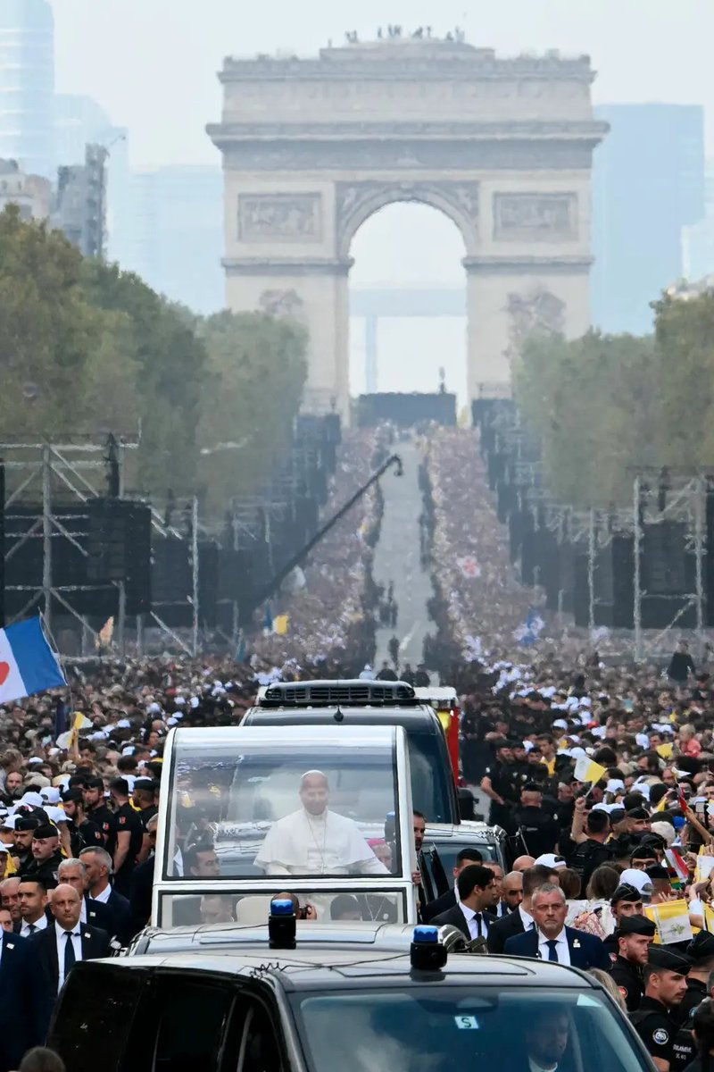 MarioNawfal's tweet photo. 🇫🇷 I’ve been hearing for years that EUROPE is becoming post-Christian, which makes those images from PARIS this weekend especially beautiful.

Around 800,000 PEOPLE came to see Pope Leo XIV celebrate Mass at Place de la Concorde, with the turnout becoming SO LARGE that authorities had to open additional overflow areas.

For comparison, about 250,000 attended Benedict XVI’s Paris Mass in 2008.

Leo was looking out over this enormous crowd in one of Europe’s most secular countries and directing his message specifically toward the young people standing among them:

“You are today’s church.”

Maybe Europe’s relationship with Christianity is more complicated than the story we’ve been telling ourselves about its disappearance.

And it is truly divine to witness.

Source: NY Post / Writer: Oliver