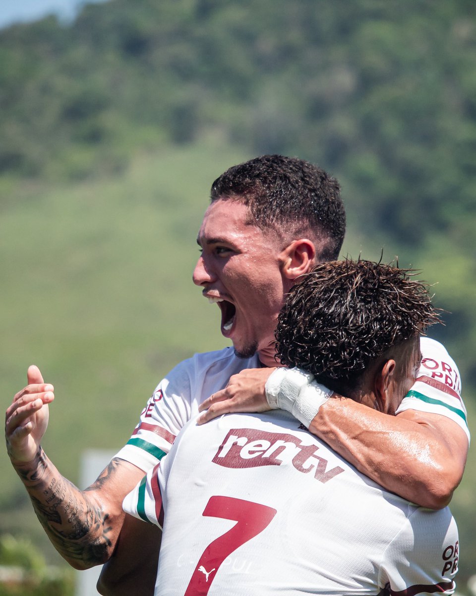 FluminenseFC's tweet photo. VEEEENCEEEEE O FLUMINENSE! 🇭🇺🇭🇺🇭🇺
Com gols de Breno, Italo Vinícius e Wesley Natã, os #MlksDeXerém vencem o Flamengo por 3 a 1 pelo Carioca sub-20, assumem a liderança e seguem invictos na competição! #VemQueTem https://t.co/E4KwCInSao