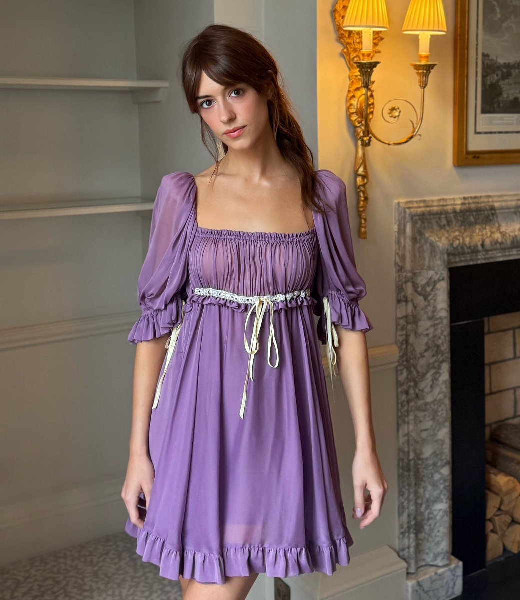 daisyejsource's tweet photo. Daisy Edgar-Jones for Sense and Sensibility press tour. https://t.co/ctaVLMTcd8
